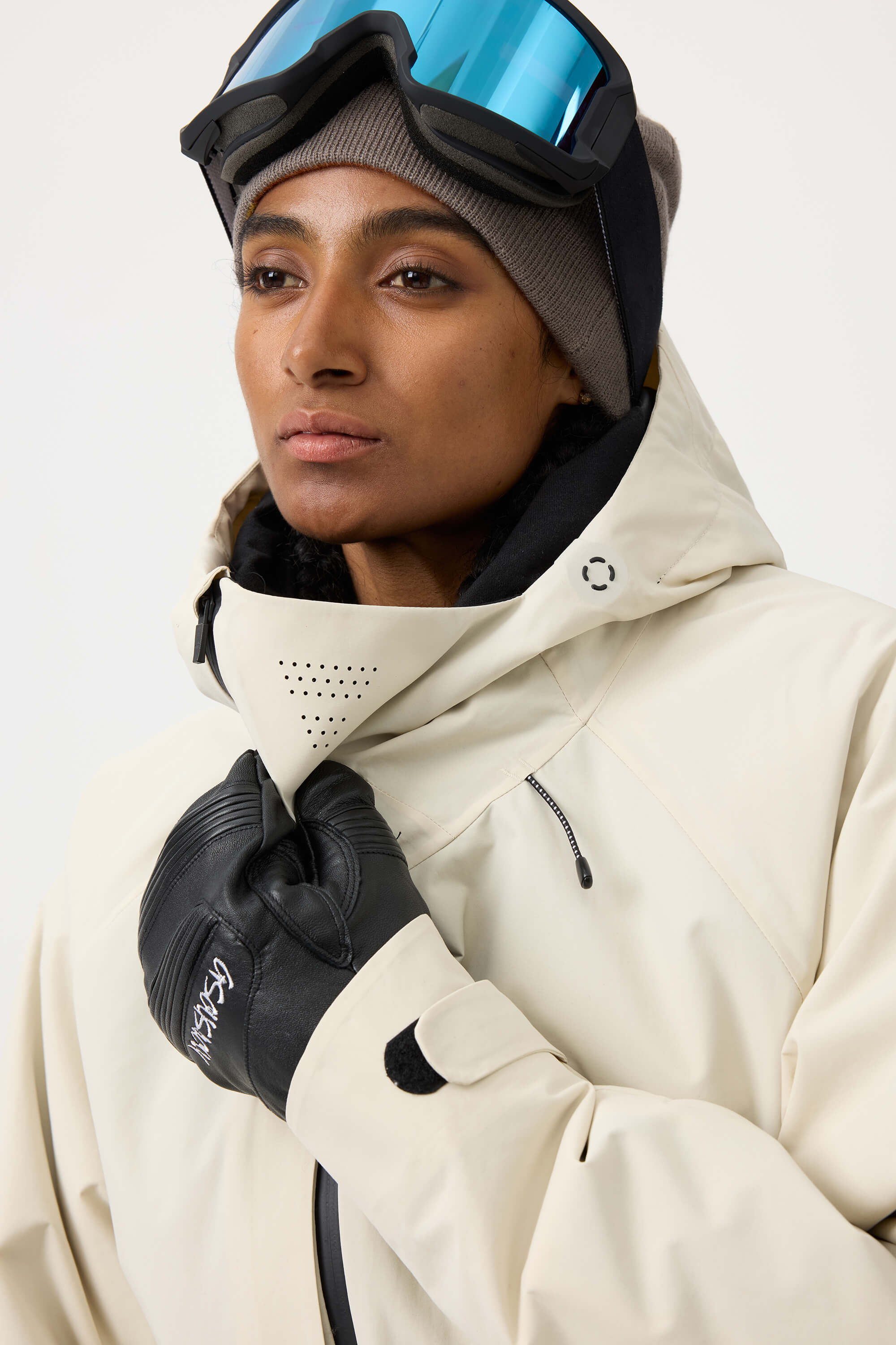 Women's Off White Multi-Pocket Face-Vented Ski Jacket Fully Waterproof Snow Jacket Secondary image