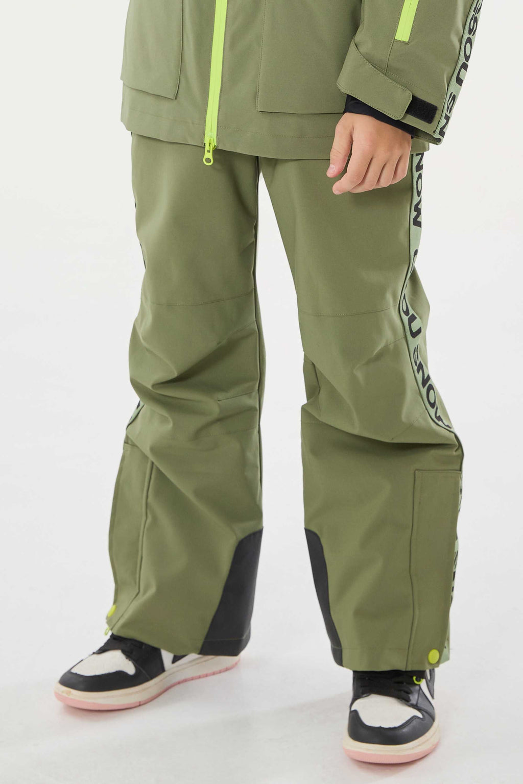 Navy Blue Insulated Ski Pants With Suspenders Snow Pants
