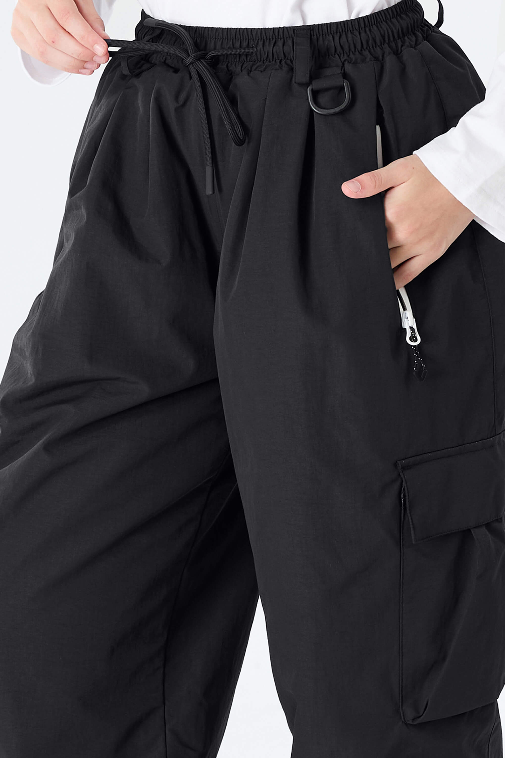 Pantaloni da neve isolati neri da ragazza baggy con tasche cargo Immagine secondaria del prodotto