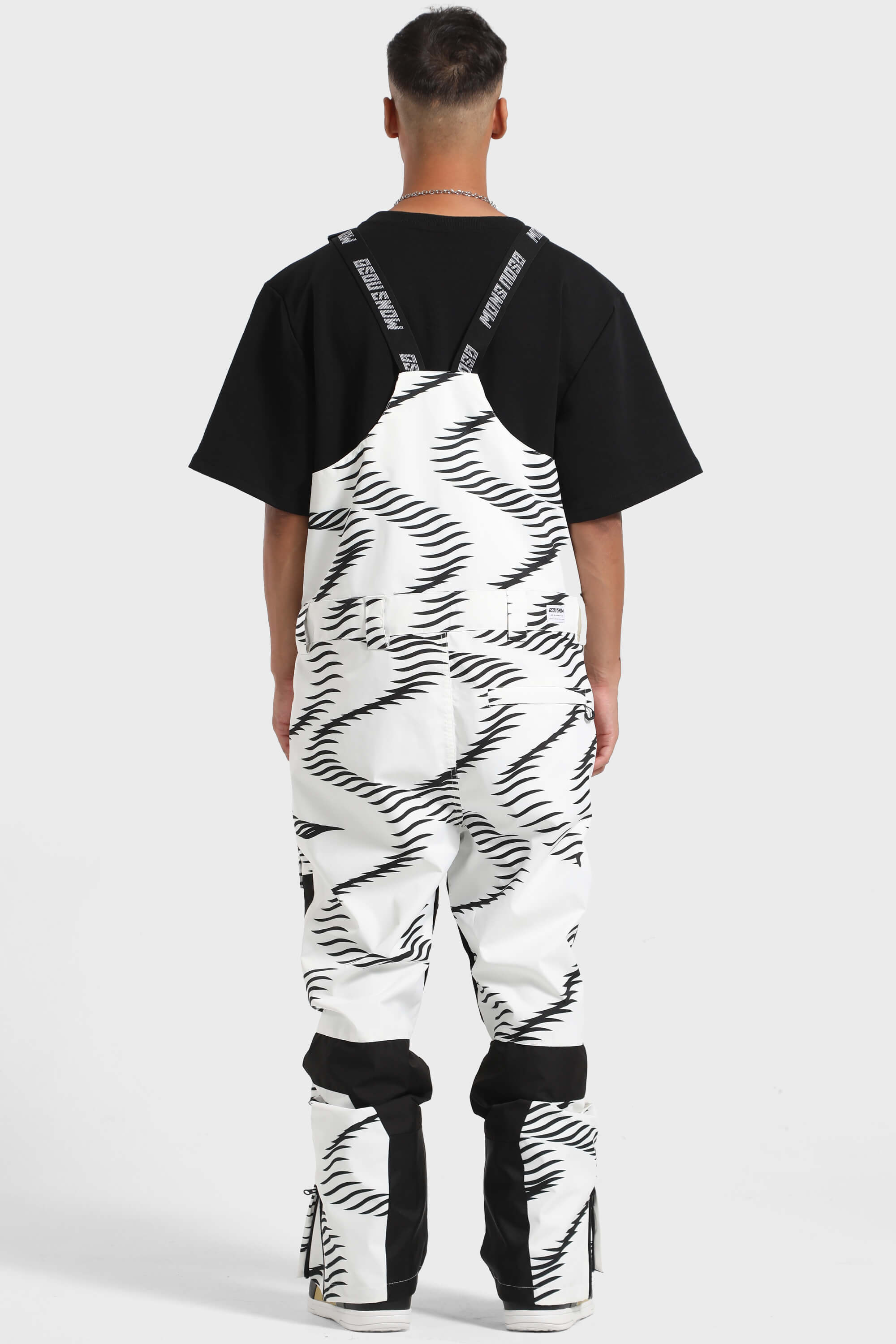 Men's Black Wavy Stripe Versatile Multi-Pocket Ski Bibs Snow Bibs Secondary image