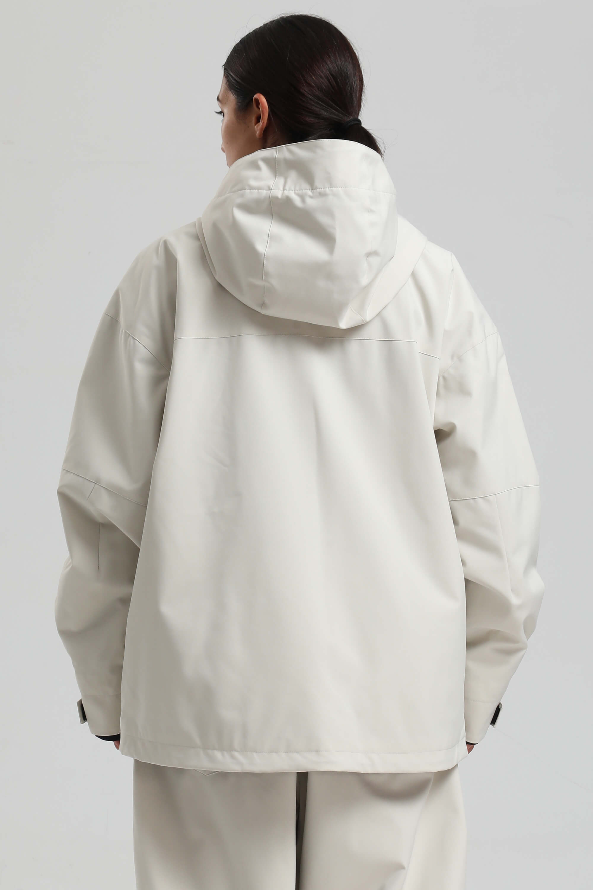 Women's Off White Fully-Sealed Dual-Vent Ski Jacket Minimalist Insulated Snow Jacket