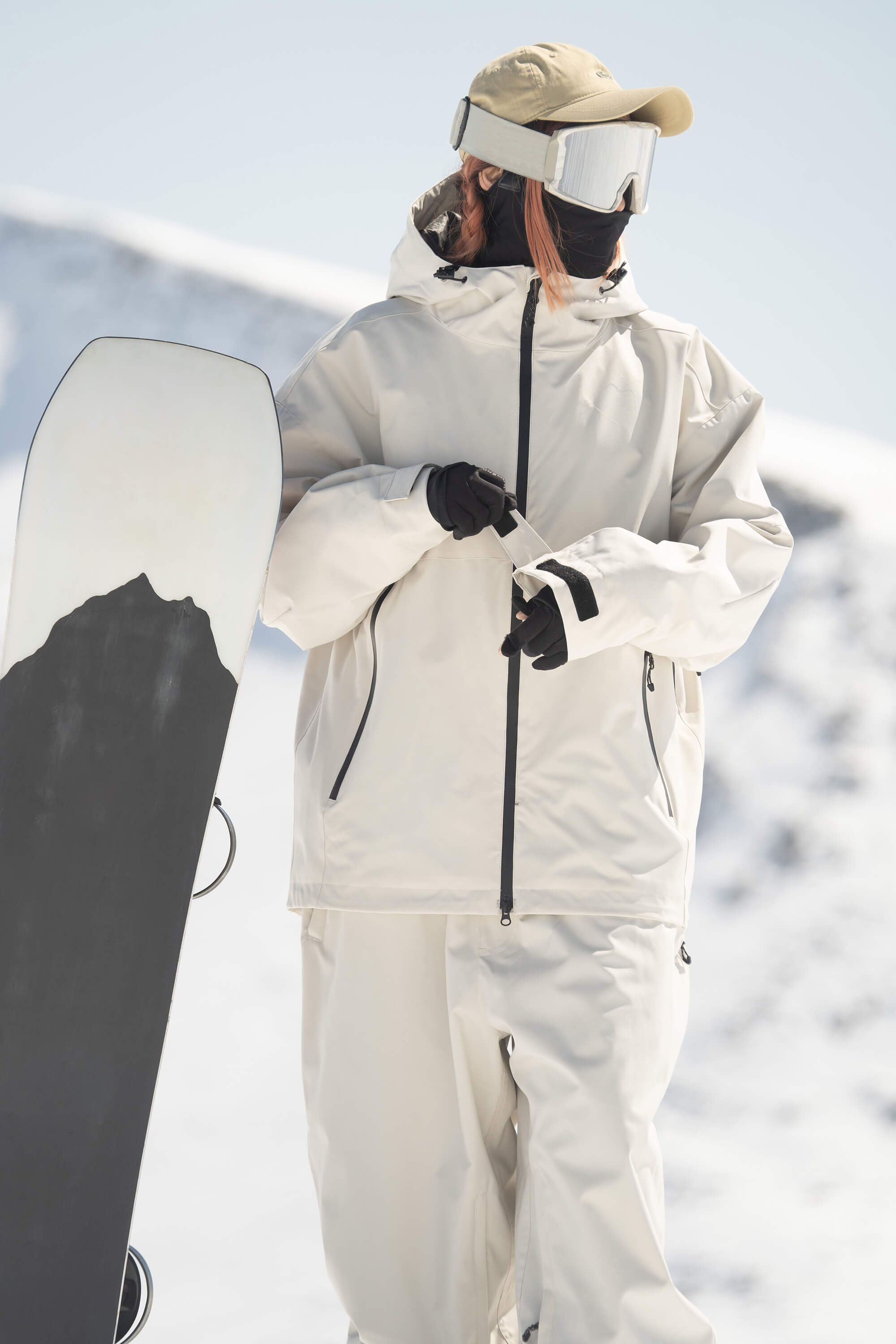 Women's Light Grey Fully-Sealed Dual-Vent Ski Jacket Minimalist Insulated Snow Jacket