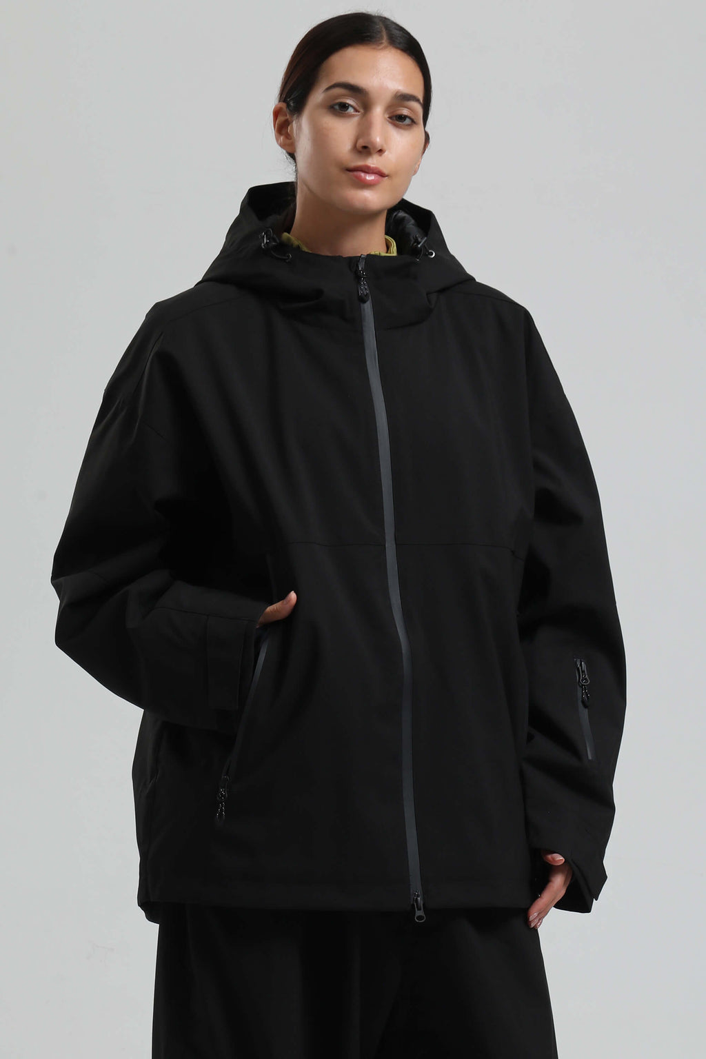 Women's Black Fully-Sealed Dual-Vent Ski Jacket Minimalist Insulated Snow Jacket
