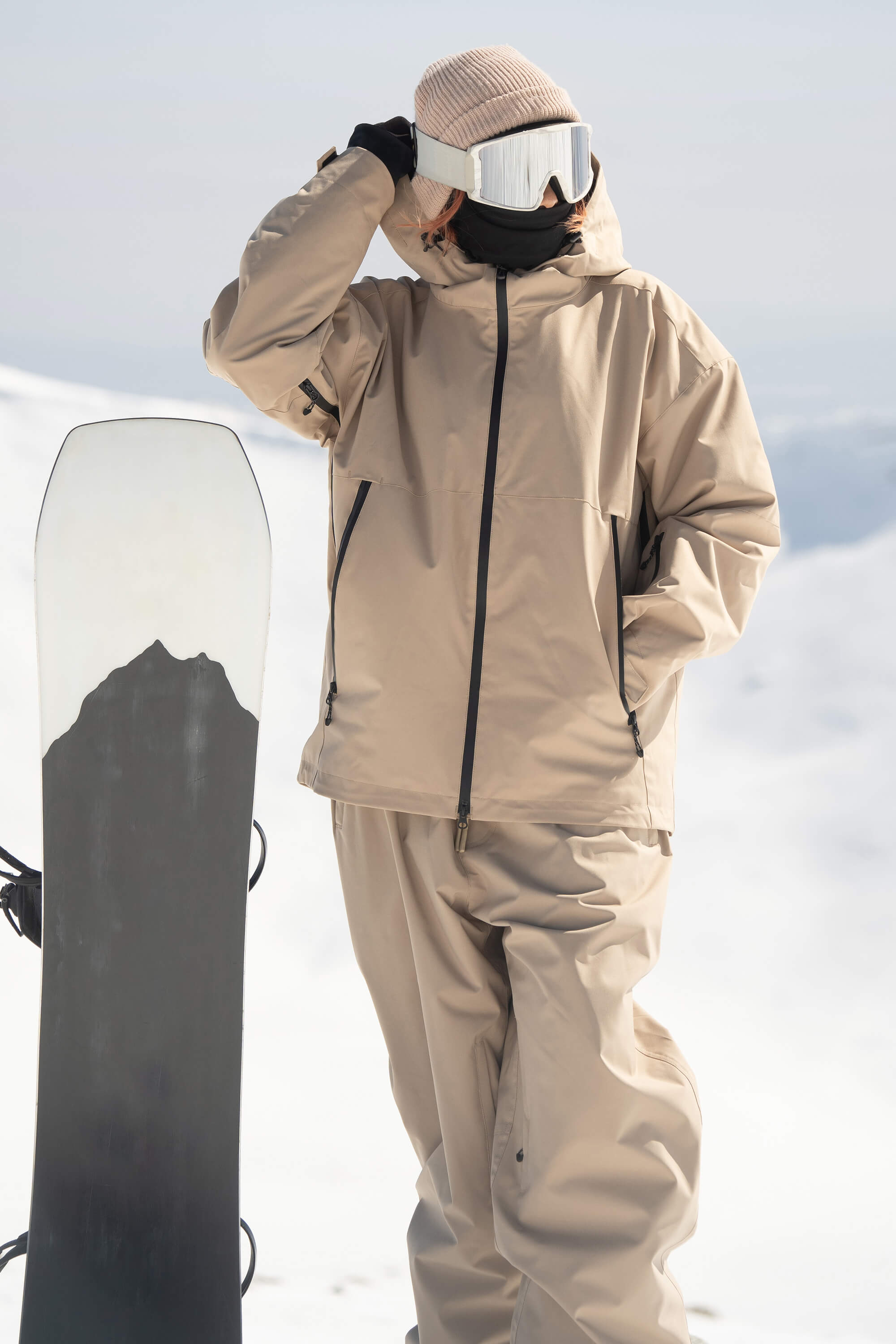 Women's Coffee Fully-Sealed Dual-Vent Ski Jacket Minimalist Insulated Snow Jacket