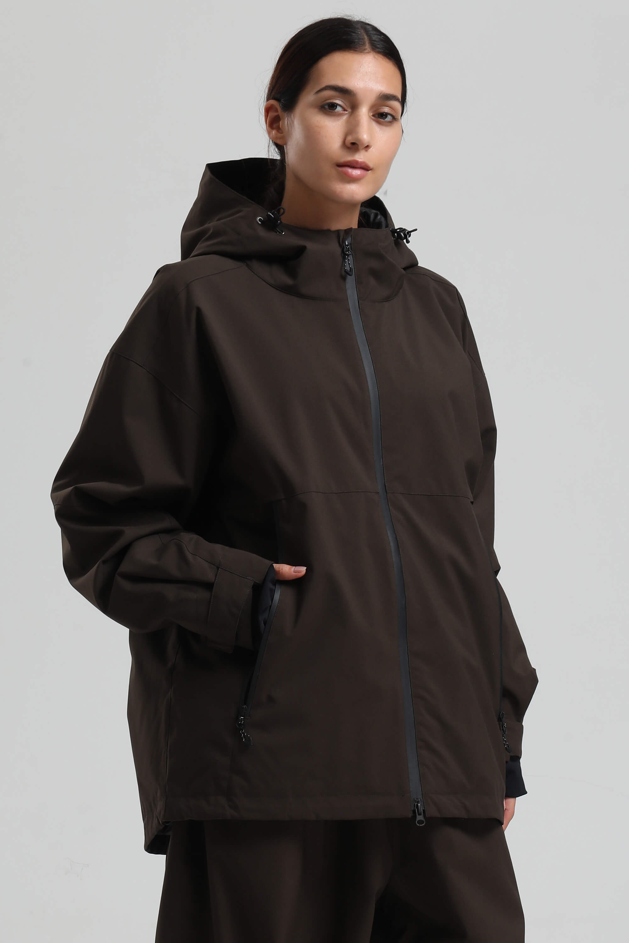Women's Coffee Fully-Sealed Dual-Vent Ski Jacket Minimalist Insulated Snow Jacket
