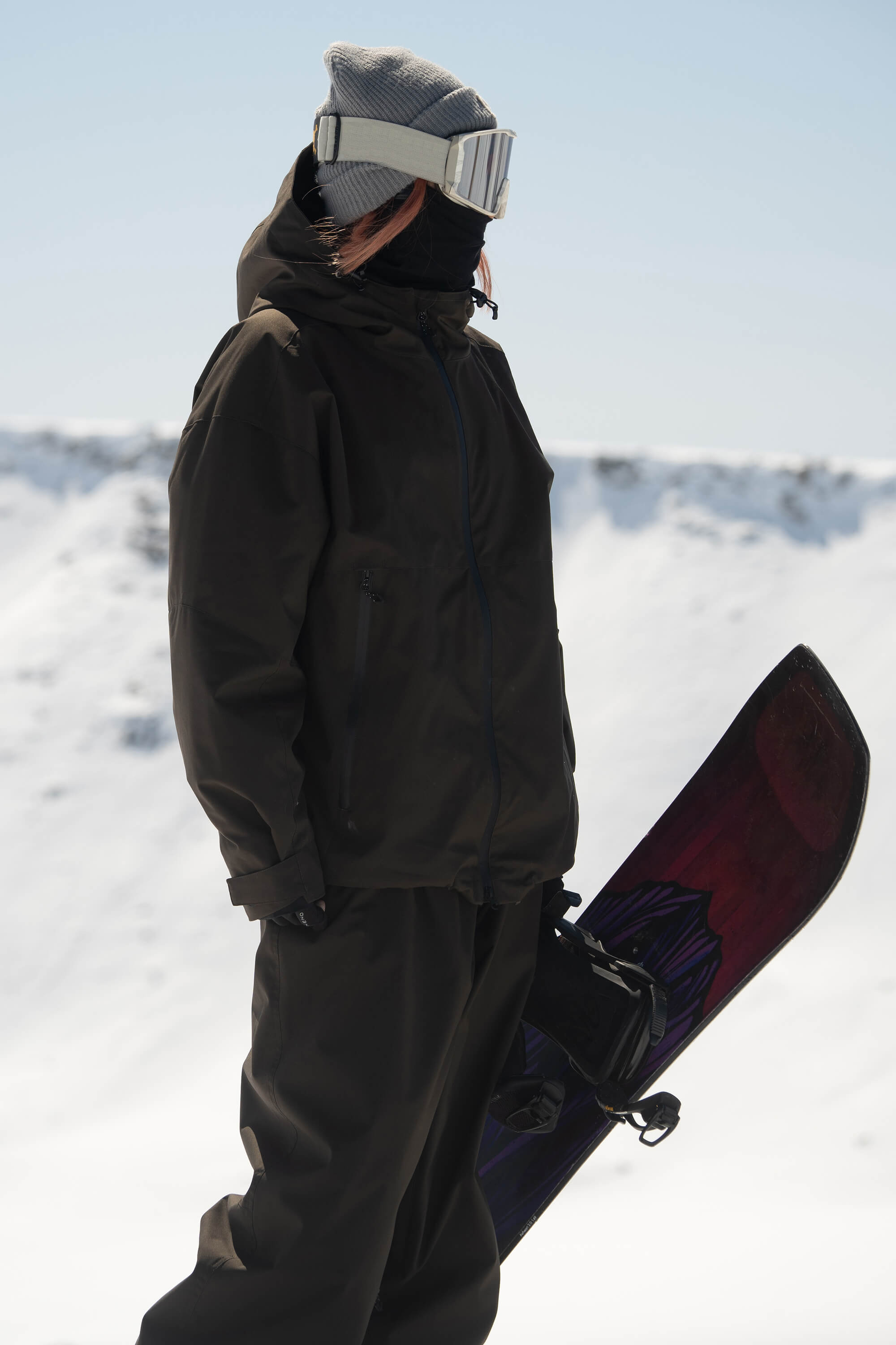 Women's Coffee Fully-Sealed Dual-Vent Ski Jacket Minimalist Insulated Snow Jacket Secondary image