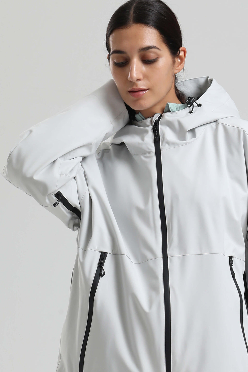 Women's Light Grey Fully-Sealed Dual-Vent Ski Jacket Minimalist Insulated Snow Jacket