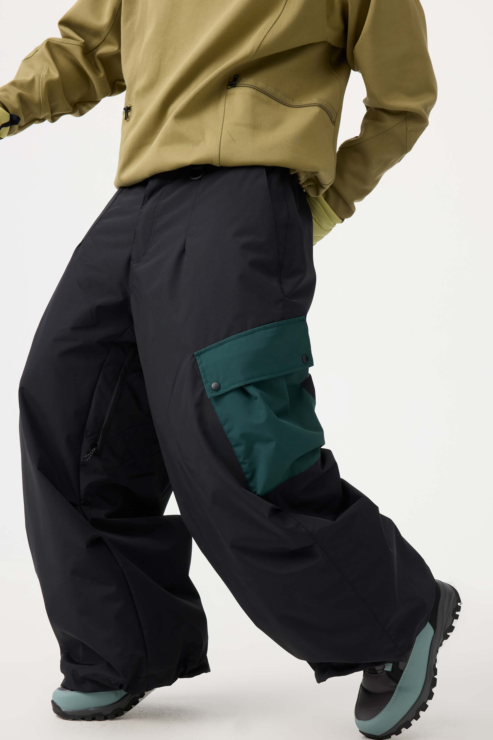 Men's Coffee Baggy Color-Blocked Ski Pants Cargo Pocket Snow Pants