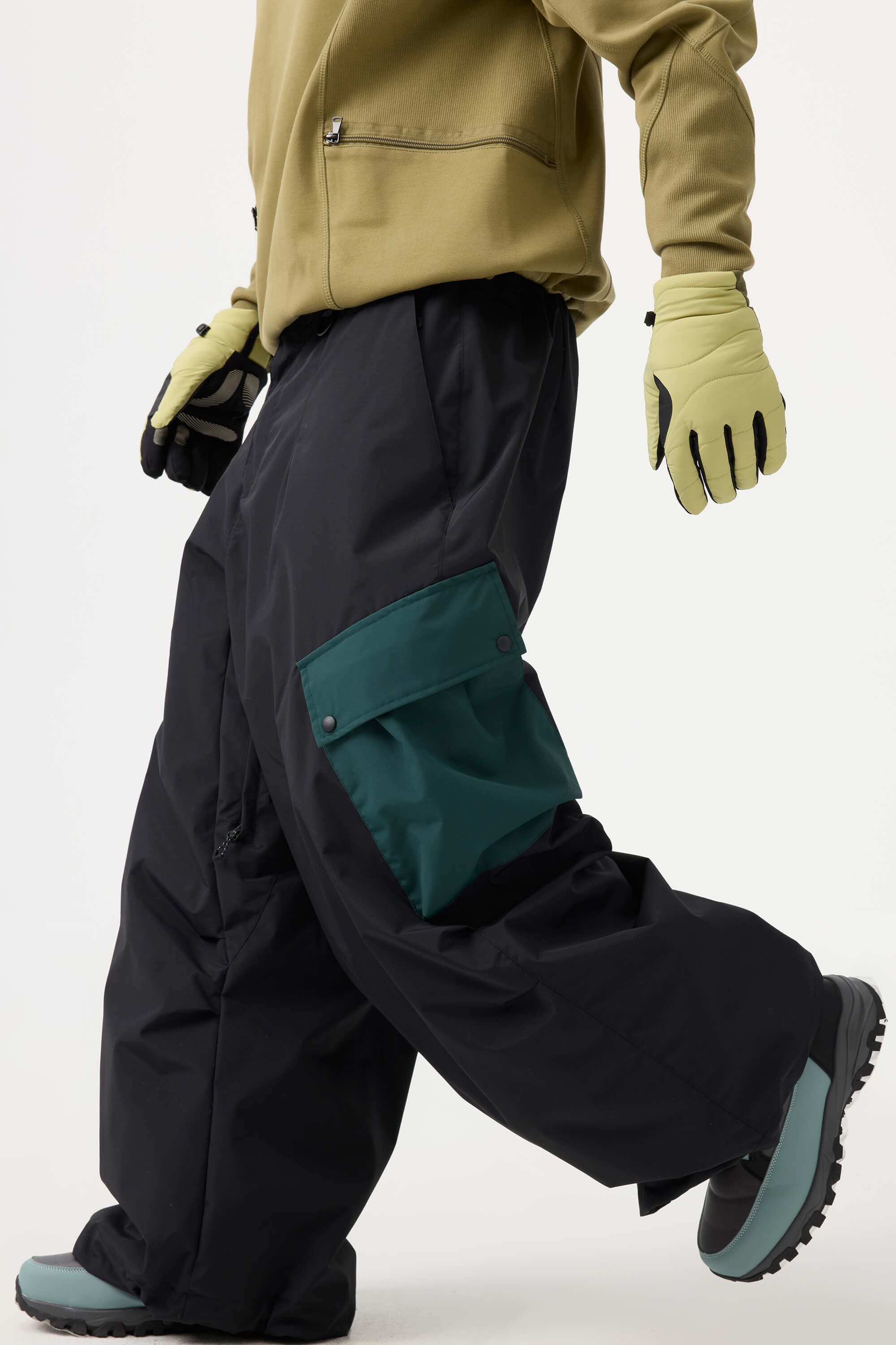 Men's Coffee Baggy Color-Blocked Ski Pants Cargo Pocket Snow Pants