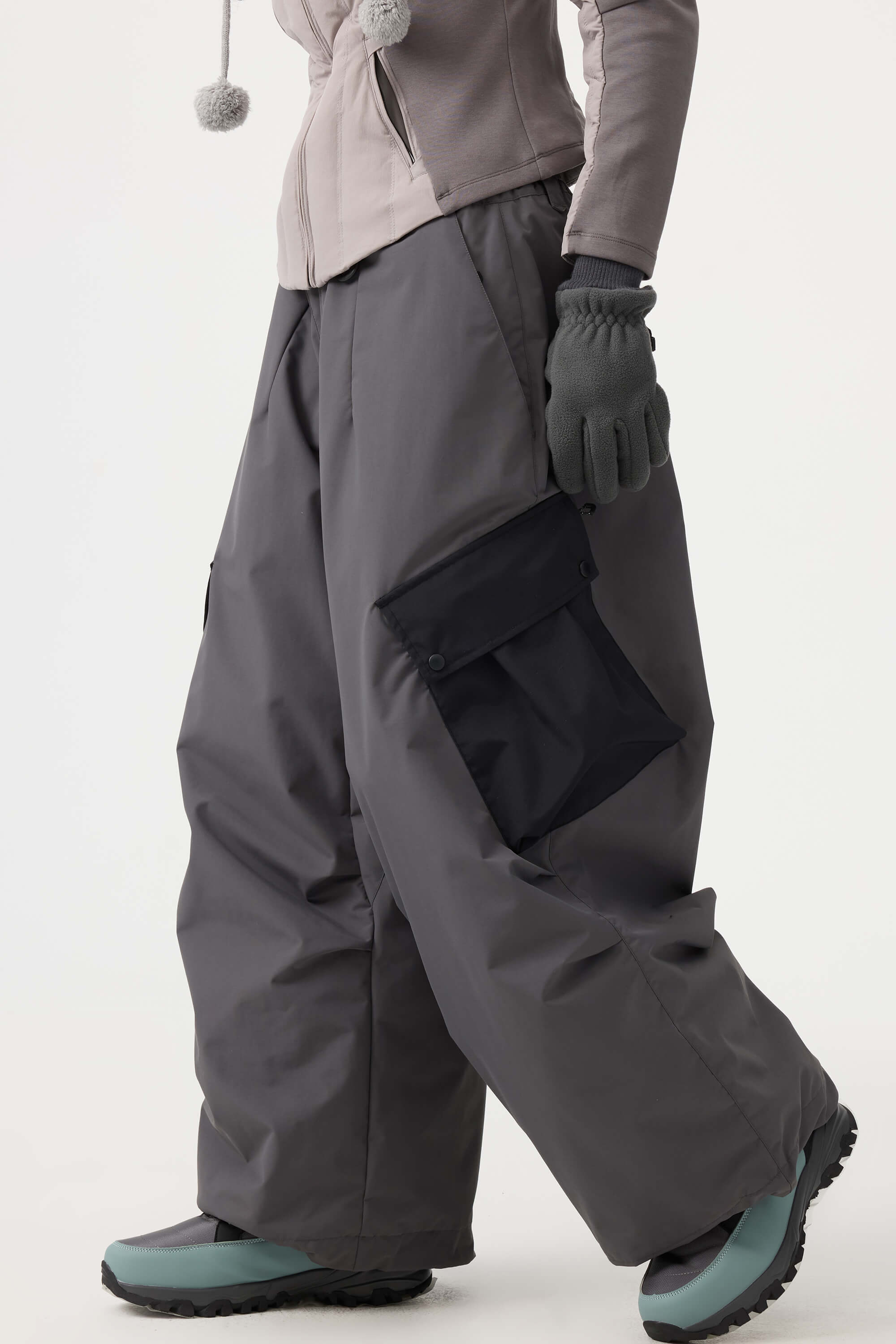 Women's Coffee Baggy Color-Blocked Ski Pants Cargo Pocket Snow Pants