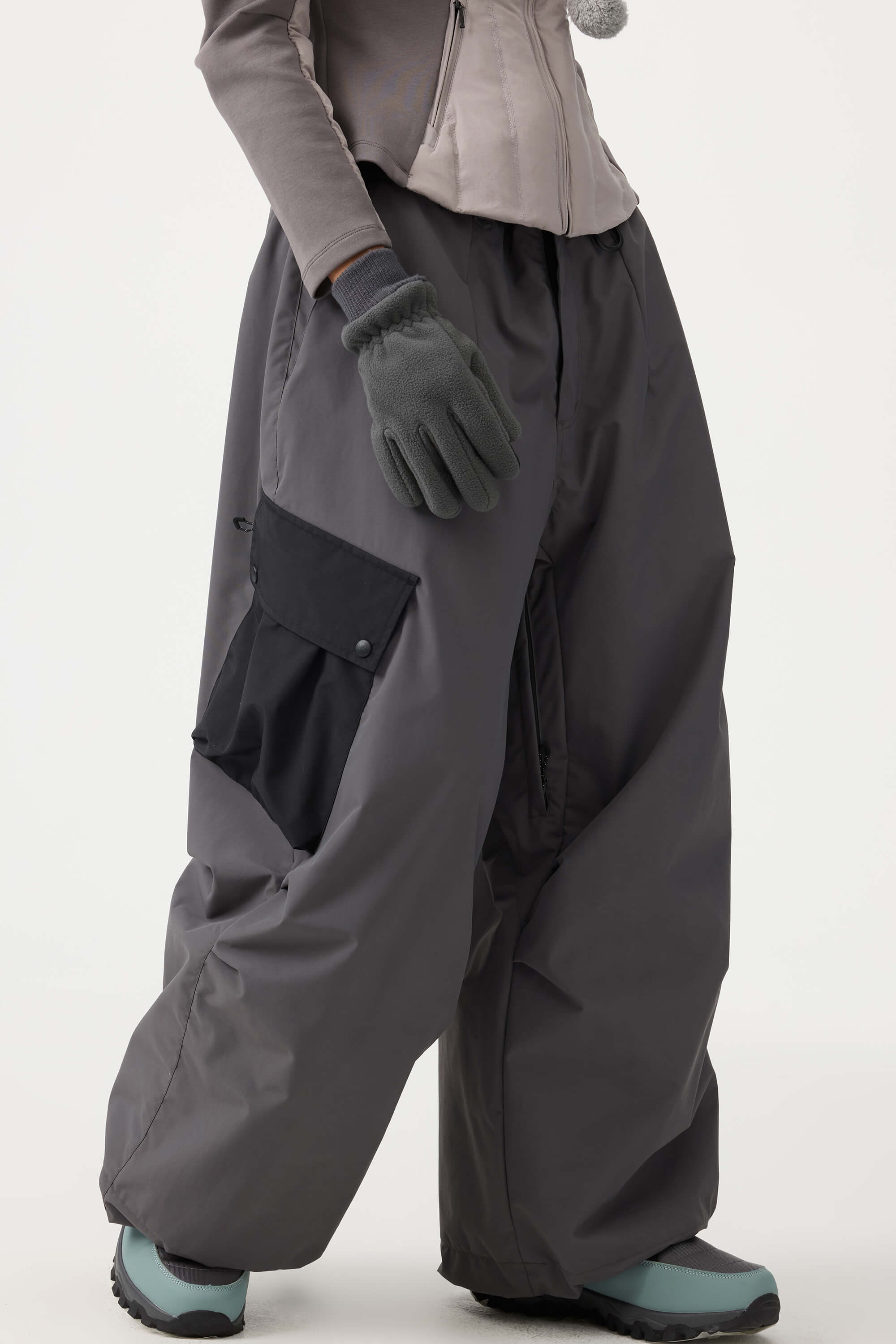 Women's Beige Baggy Color-Blocked Ski Pants Cargo Pocket Snow Pants